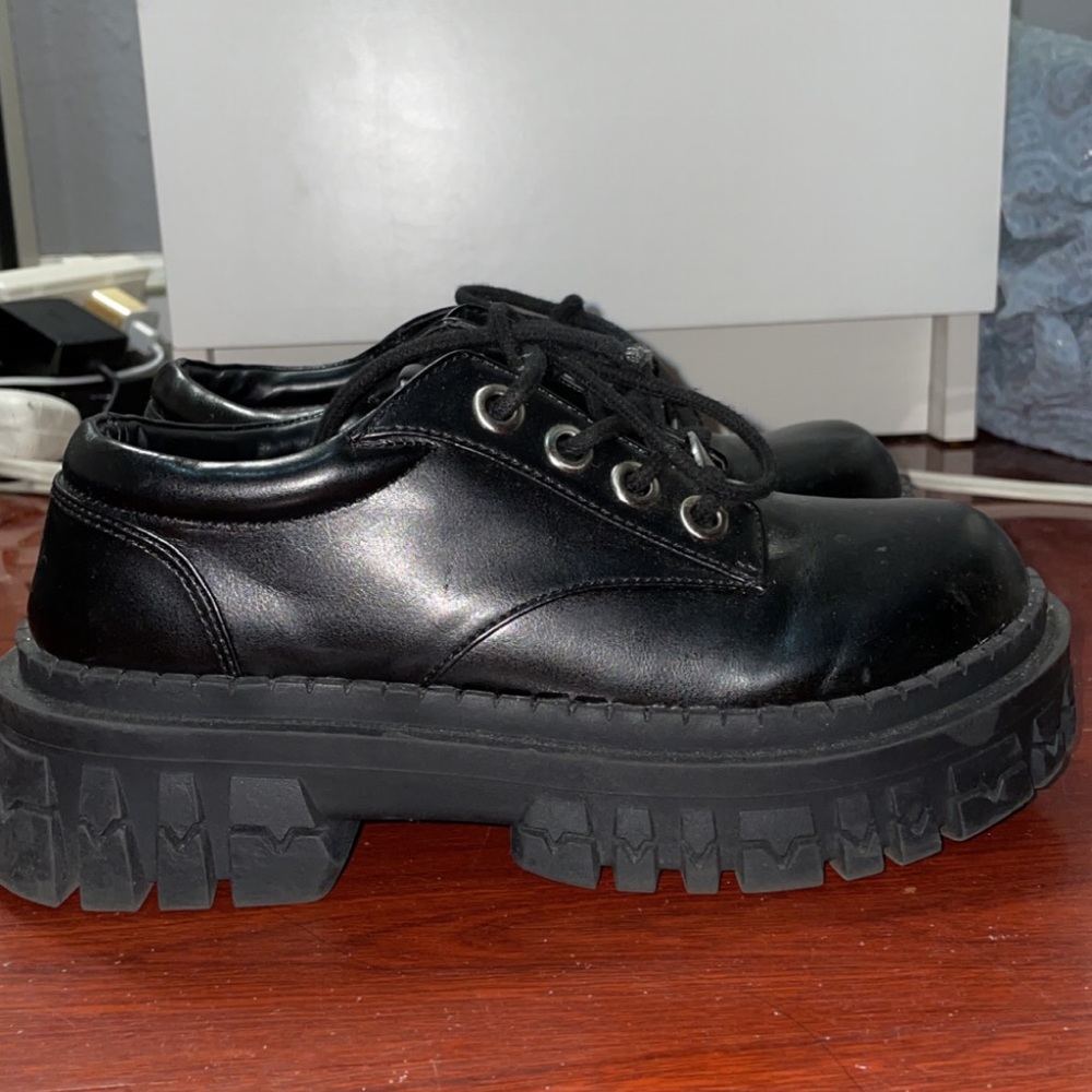 delias platform boots